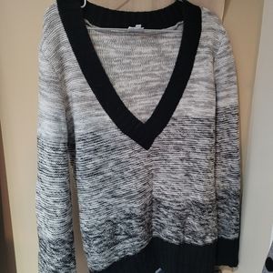 Suzy Shier knitted sweater. XL